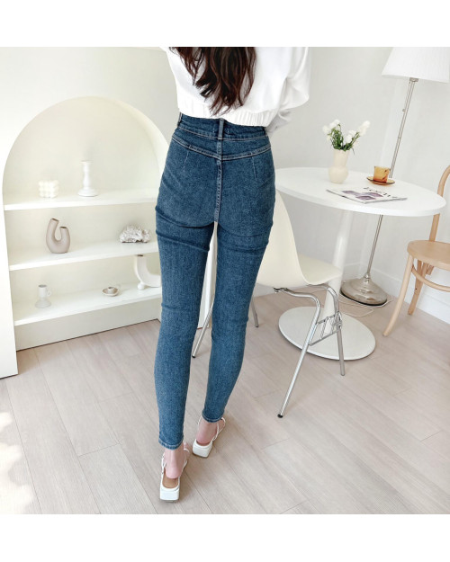 Button-down Skinny Jeans