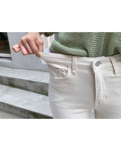 Creamy Straight-leg Jeans