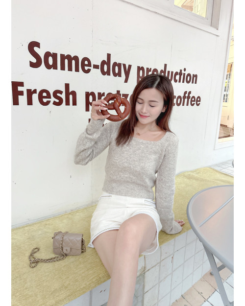 Softness Square-neck Knit Top