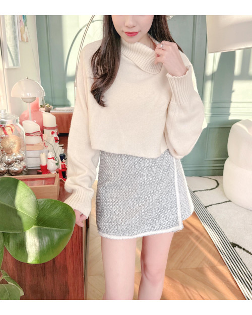 Stylish High-neck Knit Top